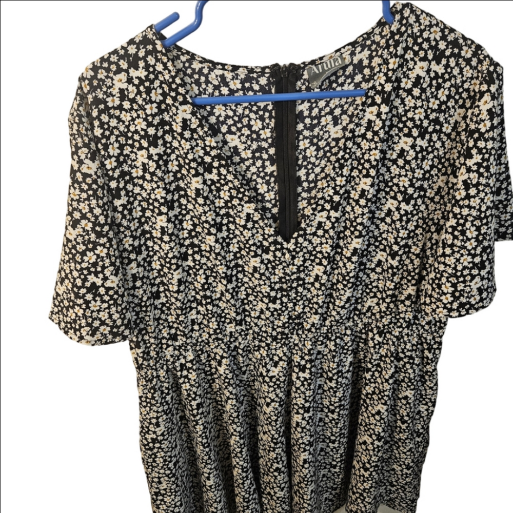 ARULA Black and White Floral Jumpsuit